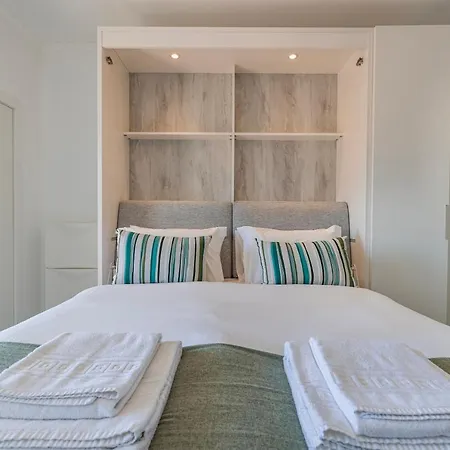 Oasis In By Lovelystay Parede